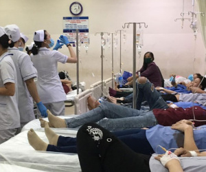 Hơn 100 công nhân nhập viện nghi ngộ độc thực phẩm
