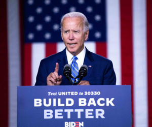 Trump tung 'phát súng chí mạng' hạ bệ Biden