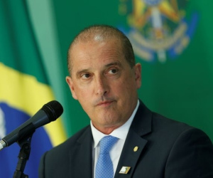 Hai bộ trưởng Brazil dương tính với Covid-19