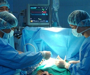 Mang thận ra rửa rồi ghép lại vào cơ thể bệnh nhân