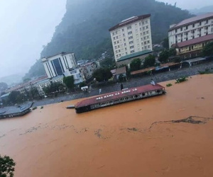 Hà Nội nắng nóng, cảnh báo lũ quét tại Hà Giang