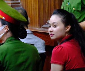Diễn biến bất ngờ phiên xét xử 'trùm' ma túy Văn Kính Dương và hot girl Ngọc Miu: Luật sư phản bác gay gắt, yêu cầu VKS trả hồ sơ điều tra lại