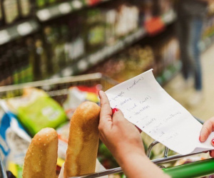 Mắc những sai lầm này khi đi siêu thị bảo sao về đến nhà méo mặt vì 'cháy túi'