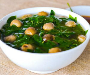 Là thảo dược quý trong Đông y nhưng có 3 nhóm người tuyệt đối không được ăn rau ngót vì sẽ gây hại nghiêm trọng cho sức khỏe