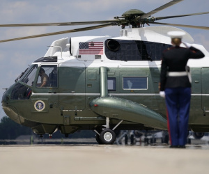 Binh sĩ thuộc phi đội trực thăng của tổng thống Mỹ Donald Trump nhiễm Covid-19