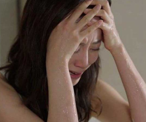 Vừa ngồi vào bàn ăn, tôi đã choáng ngợp khi thấy toàn món ngon, thắc mắc thì vợ bật khóc rồi cho biết một tin chấn động khiến tôi thảng thốt hất đổ cả mâm cơm