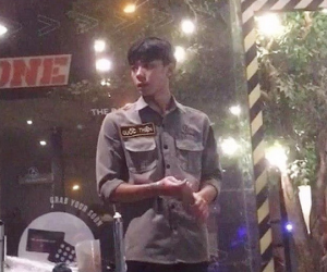 Quán cafe ở Sài Gòn 'gây bão' khắp MXH vì dàn nhân viên quá đẹp trai, ai cũng như soái ca khiến chị em bấn loạn