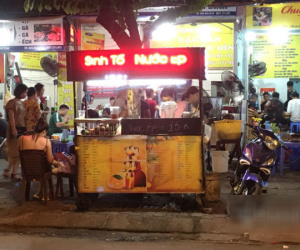 Chờ 5 phút, giá 10 nghìn... trào lưu mới trên vỉa hè Hà Nội