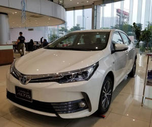 Ô tô cắt lỗ xả hàng, giảm tới 180 triệu đồng