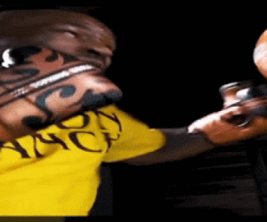 Đối thủ sắp tới của Mike Tyson là người như thế nào?