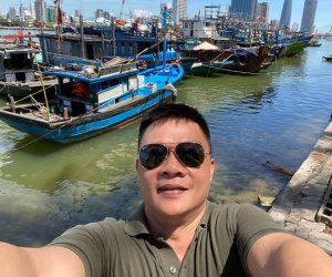 Gia đình BTV Quang Minh tự cách ly, 'ứa nước mắt' đóng cửa quán ăn chưa kịp khai trương