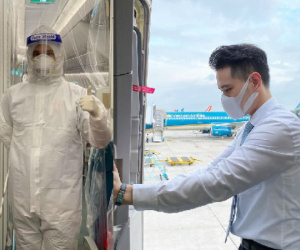 Tiếp viên vừa trở về từ chuyến bay đến Guinea Xích Đạo: 'Ai cũng sợ, cũng lo, nhưng chúng ta đã dám làm một điều vô cùng đẹp'