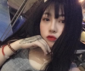 Truy tìm 'hot girl' đâm trọng thương bạn cùng phòng