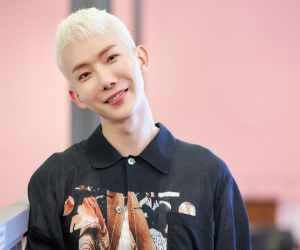 Sau nhiều năm bị nghi ngờ về giới tính, thủ lĩnh nhóm idol đình đám cuối cùng cũng tiết lộ xu hướng tính dục thật sự