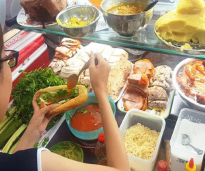 Ông bố 'lật lọng' của năm: Mua bánh mì cho cả nhà lại nói mình con gái ăn 3 cái, nhưng loạt tình tiết bêu xấu phía sau mới khiến khổ chủ khóc ròng