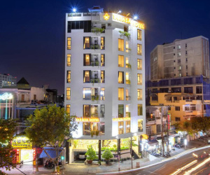 Bộ Y tế phát thông báo khẩn: Những ai từng đến quán cafe, khách sạn và 2 chuyến bay sau cần liên hệ ngay với cơ sở y tế