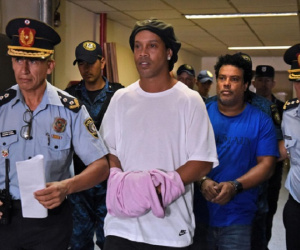 Ronaldinho sắp được trả tự do sau gần 5 tháng bị ngồi tù và quản thúc tại Paraguay