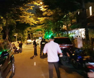 Cảnh sát bao vây biệt thự ở Sài Gòn tìm ma tuý