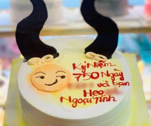 Vô tình xem Facebook của chồng chưa thoát ra trên máy tính, vợ bầu ngơ ngác khi đọc được tin nhắn cô bạn thân rủ chồng lén lút đi Sapa
