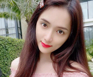 Hương Giang chia sẻ ẩn ý giữa lúc rầm rộ bằng chứng hẹn hò CEO người Singapore