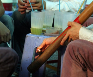 Hút thuốc lá, thuốc lào có làm giảm nguy cơ mắc Covid-19?