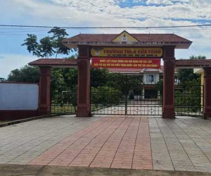 Hiệu trưởng ở Quảng Trị bị tố quan hệ bất chính với đồng nghiệp