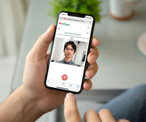 Ngân hàng 'chạy đua' mở tài khoản từ xa cho khách giữa dịch Covid-19