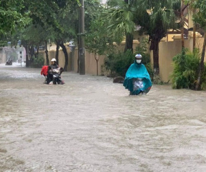 Mưa lớn, thành phố Điện Biên Phủ ngập trong biển nước