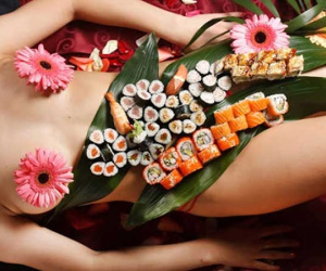 Bí mật bất ngờ đằng sau những bữa tiệc 'Sushi khỏa thân' đầy phấn khích và sức hút