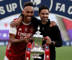 Aubameyang giành giải thưởng 'Cầu thủ Arsenal xuất sắc nhất mùa'