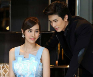 Ngày trùng phùng, người đàn ông giàu sang nhìn vợ cũ mà 'hóa đá', đắng nhất khi nghe câu nói: 'Ngủ cùng anh, tôi luôn phải đeo mặt nạ'