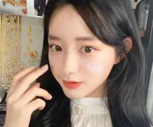 Chăm chỉ skincare mà vẫn lên mụn ầm ầm, mãi sau mới biết nguyên nhân là do tôi 'u mê' tẩy trang sai cách