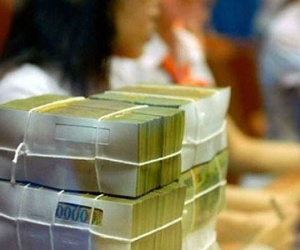 Các ngân hàng lớn tiếp tục giảm lãi suất gửi tiết kiệm