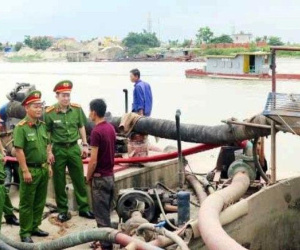 Bình Dương: Phó trưởng công an xã tử vong khi bắt cát tặc