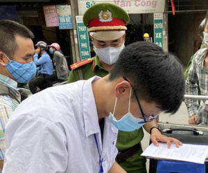 Hà Nội xử phạt hàng loạt trường hợp không đeo khẩu trang khi ra đường