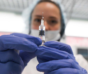 Nga tuyên bố đã có vaccine Covid-19, con gái TT Putin đã được tiêm