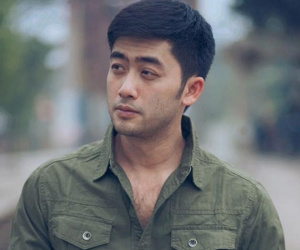 Bảo Anh đóng vai tú ông hotboy cầm đầu đường dây gái gọi cao cấp trong phim 18+