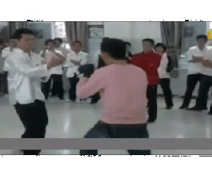 Võ sư Vịnh Xuân Quyền đánh bại đấu sĩ Karate sau 7 phút giao đấu