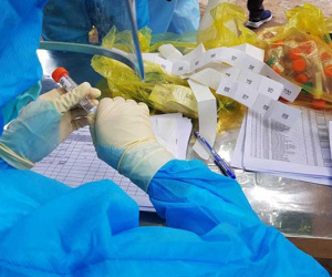 Nam bác sĩ 4 lần xét nghiệm mới ra Covid