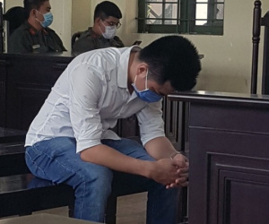 Nữ sinh bị người yêu cũ rủ tự tử
