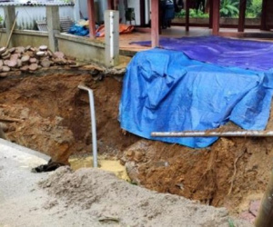 'Hố tử thần' xuất hiện ngay trước cửa, nhiều người tháo chạy trong đêm