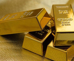 Giá vàng lao dốc mạnh trong phiên đầu tuần