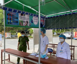 Cô gái 22 tuổi về từ Trung Quốc không khai báo y tế, công an tới tận nhà đưa đi cách ly
