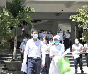 Thầy giáo mắc Covid-19 tiếp xúc nhiều học sinh