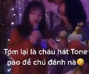 Màn trình diễn 'Yes I do' của cô gái trẻ trong đám cưới khiến anh đệm đàn kìm không được phải làm dấu thánh, gương mặt bất lực thực sự