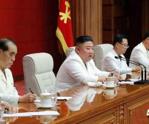 Kim Jong Un bất ngờ triệu họp bàn vấn đề 'quyết định'