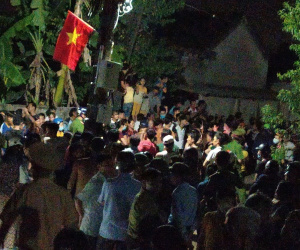 Nguyên Phó công an huyện thừa nhận cầm 680 triệu, người dân kéo đến nhà "khổ chủ" ăn mừng
