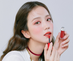 Quả là visual 'đẹp như Hoa hậu Hàn Quốc': Jisoo chứng minh nhan sắc có thể 'cân' mọi màu son trong bộ ảnh mới