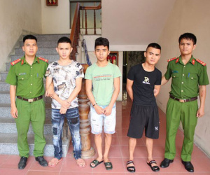 Tưởng nhầm người quen nên mời vào uống bia, thanh niên bị chém đứt lìa 3 ngón tay