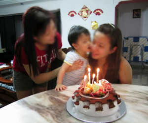 Sinh nhật cháu bà nội cho 5 triệu, chồng liền bảo: 'Nhà ngoại kém xa' nhưng khi vừa dứt lời thì điếng người trước phản ứng gắt của vợ